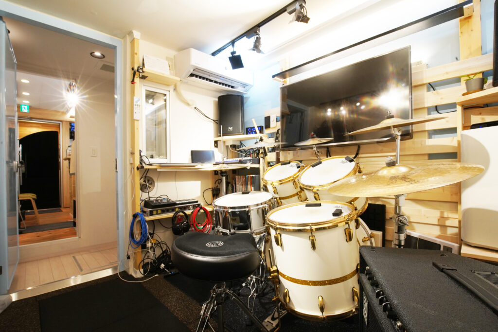 ドラムスタジオ（一階）